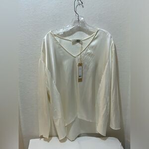 GO by GO SILK govee everywhere tee the washable silk  Top sz M white